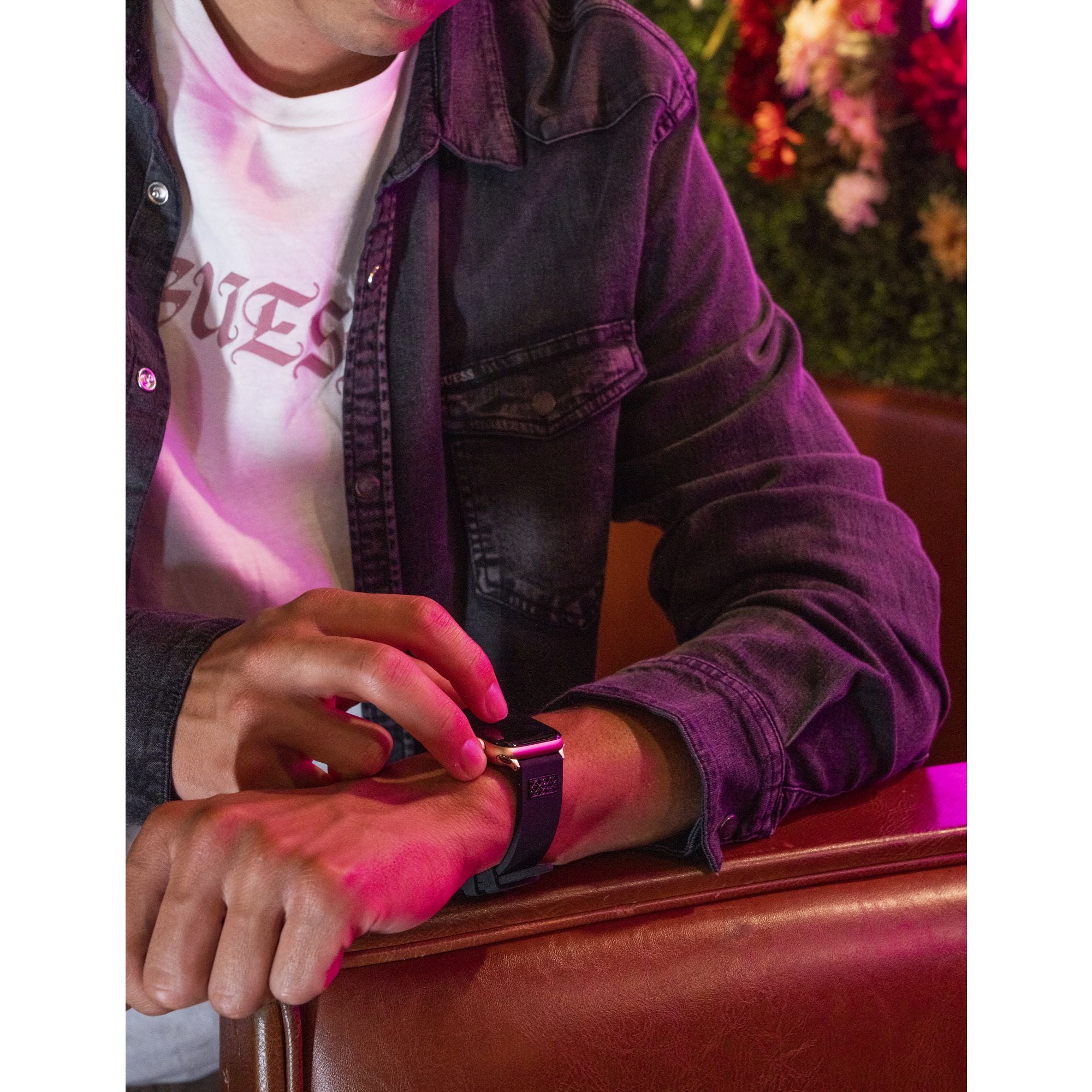 GUESS FRONTIER STRAP WITH STONES ON BLACK & BLACK SILICONE STRAP