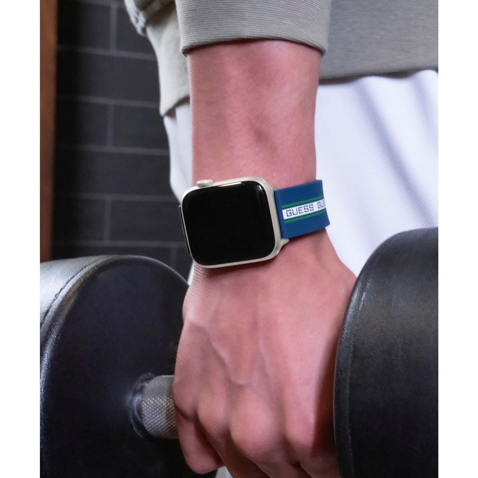 GUESS NAVY & WHITE LOGO SILICONE BLUE STRAP