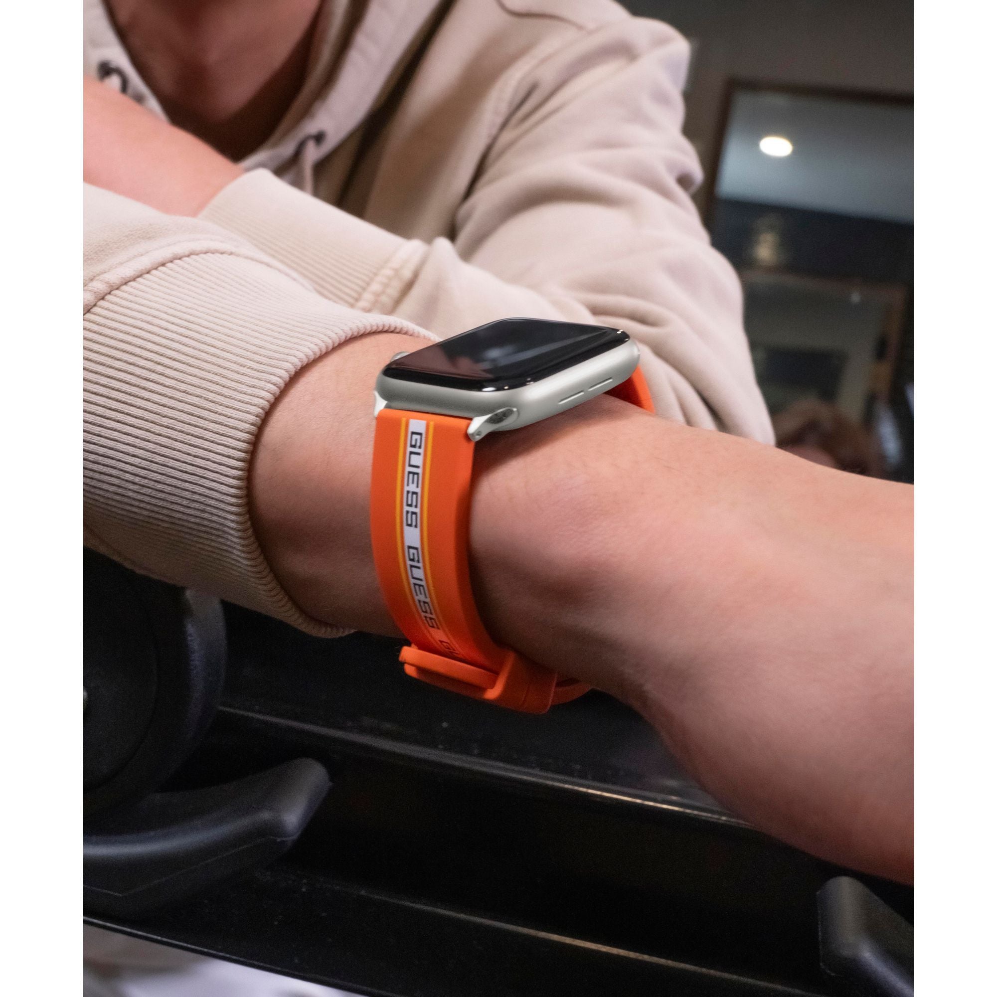 GUESS ORANGE WHITE & BLACK LOGO SILICONE STRAP